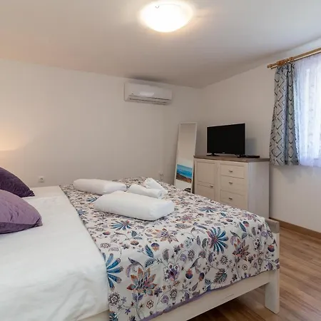 Apartament Novi