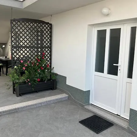 Apartament Novi